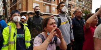 Përmbytjet katastrofike, revolta në Spanjë! Pas mbretit dhe mbretëreshës, banorët presin me dhunë e ofendime kryeministrin