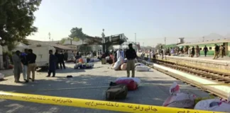 VIDEO/ Pamje të rënda në Pakistan! Një “kamikaz” hedh veten në erë në një stacion treni, humbin jetën 25 persona