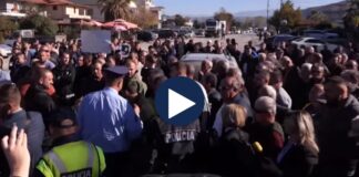 Banorët e Pajovës në protestë, shkak aksidentet e shtuara në aksin Elbasan-Peqin! Kërkojnë siguri për jetën e tyre