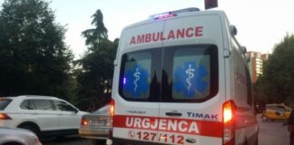 Rrëzohet në oborrin e banesës, humb jetën 31-vjeçari nga fshati Gribë i Gramshit