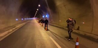 Aksidentoi policin që po dokumentonte përplasjen e dy mjeteve, bie në pranga shoferja