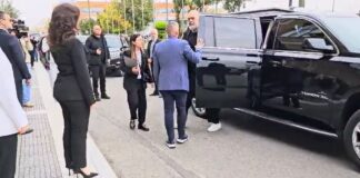 Rama me shqiptarët në Selanik, kryeministri mbërrin në sallën ku do të mbahet takimi