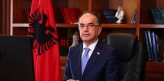 “Urimet më të përzemërta për ju dhe familjet tuaja”, Begaj për festën e Krishtlindjes: Reflektojmë mbi vlerat më të larta të njerëzimit