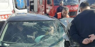 Aksident i trefishtë në Elbasan, tre të plagosur, një në gjendje të rëndë