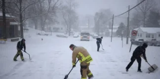 Miliona njerëz goditen nga stuhia e dëborës, 7 shtete të SHBA shpallin gjendjen e jashtëzakonshme