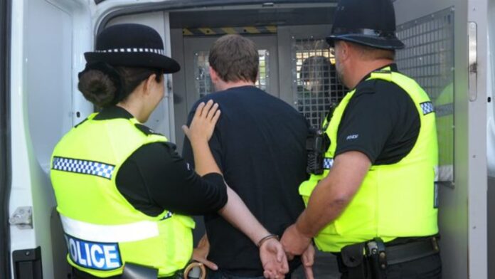 Police-arrested1-620x413_sd