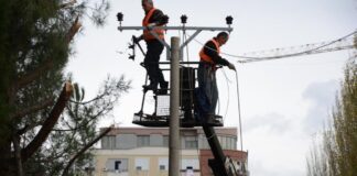 Lezha në errësirë! Mijëra banorë pa energji elektrike prej 10 orësh