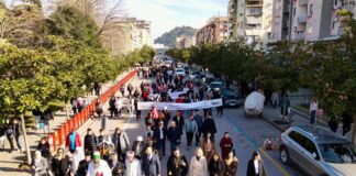 Elbasan, marshimi i parë ndërfetar në Shqipëri kushtuar grave dhe të rinjve