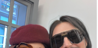 Foto lajm/E buzëqeshur dhe plot stil, Paradhqevi Simaku e ftuar vip në Javën e Modes në New York