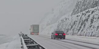 Dëbora “mbërthen” edhe Bulqizën, si paraqitet situata në akset rrugore, problem edhe ngrica