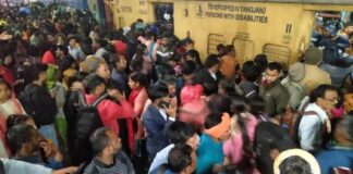 Tetëmbëdhjetë të vrarë nën stacionin e trenit në Nju Delhi, mes tyre 4 fëmijë