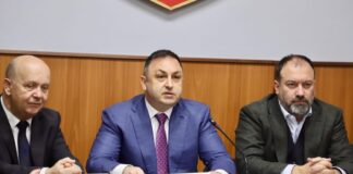 Ministrat Hoxha dhe Mazniku prezantojnë Prefektin e ri të Elbasanit