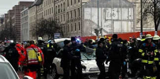 Makina hyn në turmën e protestuesve në Gjermani, raportohet për 15 të plagosur