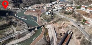 Llatja ndan pamje nga kantieri i rrugës Elbasan-Qafë Thanë, punime po ecin me ritme të shpejta