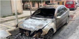 Digjen dy makina, dyshohet zjarrvënie e qëllimshme