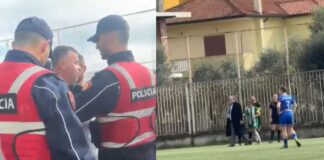 VIDEO/ Koço Kokëdhima dhe zyrtarë të Apolonisë futen në fushë dhe shtyjnë gjyqtarin, ndeshja e femrave ndërpritet për 30 minuta
