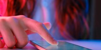 “Duhet ta djegim”/ 13-vjeçarja në Itali, viktimë e bullizimit online, shoqet e klasës e tallnin