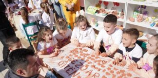 Dita e Verës, në Elbasan nisin festimet vogëlushët të parët që nisin festën