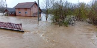 Rritja e nivelit të ujit të lumenjve/ Shpallet gjendja e jashtëzakonshme në Bosnjën perëndimore