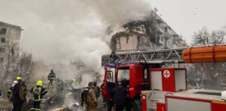 Prej tre vitesh në luftë, vijojnë sulmet në Ukrainë! Droni rus plagos tetë persona