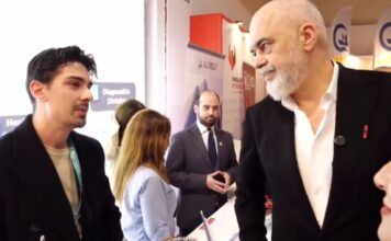 Panairi i Parë i Punës jashtë kufijve, Rama takon shqiptarët në Greqi! Biznesmenët: Na mungojnë punëtorët, ka paga më të larta në Shqipëri