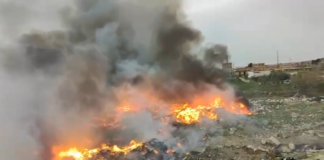 Sërish zjarr në fushën e mbetjeve! Flakët favorizohen nga era, rrezikohen banesat