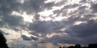 Vranësira të shoqëruara me reshje shiu, si parashikohet moti për këtë të mërkurë