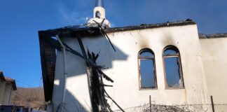 Zjarri në xhaminë e Shupenzës/ Flakët u pikasën nga besimtarët pas përfundimit të faljes, vatra në katin e dytë