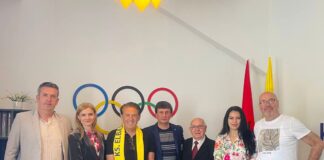 Artin Kovaçi mirëpret dy emra të mëdhenj të muzikës shqiptare dhe kosovare, z.Mehdi Zena dhe z.Shkëlzen Jetishi