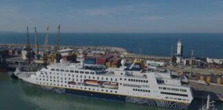 Ankorohet në portin e Durrësit kroçera e parë e sezonit me 250 turistë