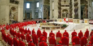 Konklava për zgjedhjen e Papës nis në 7 maj, tërhiqet kardinali më “i fuqishëm” italian!