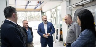 Mazniku në biznesin e aluminit në Elbasan: Zero taksa në krijimin e sipërmarrjeve