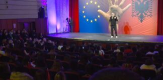 “Në 11 maj synojmë 1 mln vota”, Rama takim me të rinjtë e Durrësit, sulmon opozitën: Nuk i kemi as përballë, janë mbrapa!