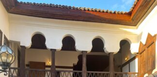 Interes i lartë për Muzeun Etnografik të Elbasanit, turistët Francezë eksplorojnë koleksionet unike(VIDEO)