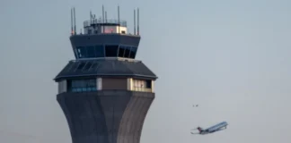 87 sekonda tmerri, ja si e humbën kontrollorët e trafikut ajror kontaktin me shumicën e avionëve në hapësirën ajrore të Nju Jorkut