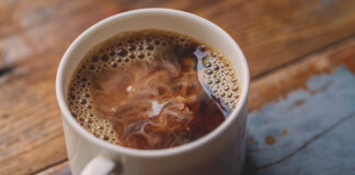 3 Arsye pse Kafeja Mund t’ju Bëjë të Ndjeni të Përziera