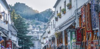 Tezgjahu ndër zanatet që i ka mbijetuar globalizimit, i shton vlera turizmit në Gjirokastër