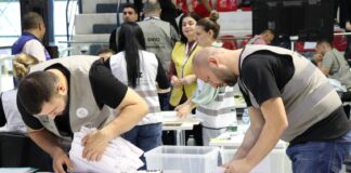 KQZ: Përfundon numërimi i fletëvotimeve nga Greqia për subjektet zgjedhore në katër qarqe