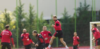 Kombëtarja zhvillon stërvitjen e fundit, ekipi kuqezi udhëton pasdite drejt Londrës