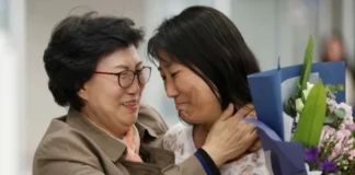 U ribashkua me të bijën e birësuar pas 44 vitesh, gruaja koreane padit qeverinë/ Historia e trishtë e vajzës së rrëmbyer