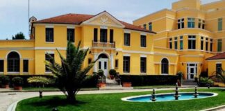 Ambasada amerikane: Urojmë popullin e Shqipërisë për zgjedhjet parlamentare, presim të vazhdojmë partneritetin e ngushtë