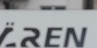 “Theu rekord në Kosovë, ish portieri i Kombëtares U-21 të Shqipërisë Vokli Laroshi në qendër të merkatos”.