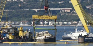 Video/ U përdor një prej vinçave lundrues më të fuqishëm në Evropë, nxirret nga deti superjahti që u mbyt 10 muaj më parë në Palermo