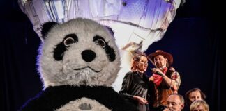 Komedia “Negotiating Peace”, sukses në skenën e Milanos