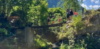 Rama: Thethi zgjohet çdo ditë plot me vizitorë që eksplorojnë dhe shijojnë Alpet