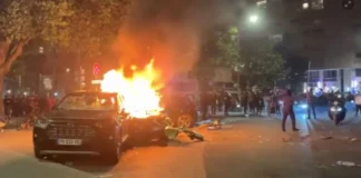 Fitorja e PSG-së, tifozët i vënë “flakën” Parisit, mbi 130 të arrestuar. Në Grenoble makina futet mes turmës, përplas 4 persona
