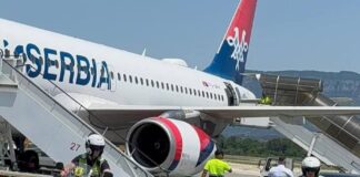 Skuadra e Serbisë mbërrin në Rinas, shoqërohet nga Policia deri në Tiranë