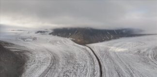 MJEDIS – Akulli i Groenlandës shkrihet 17 herë më shpejt mes valës rekord të të nxehtit