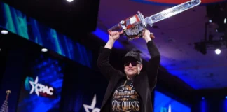 Elon Musk pendohet për paraqitjen e tij me sharrë elektrike në konventën e Konservatorëve