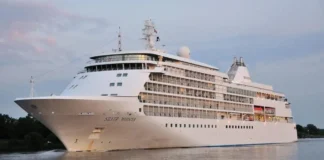 Mbërrin në portin e Vlorës anija kroçere Silver Whisper